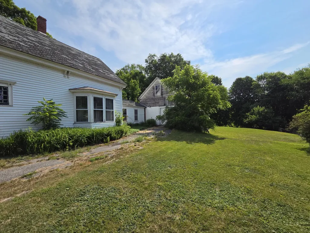 36 Ferry Road Lisbon ME 04250