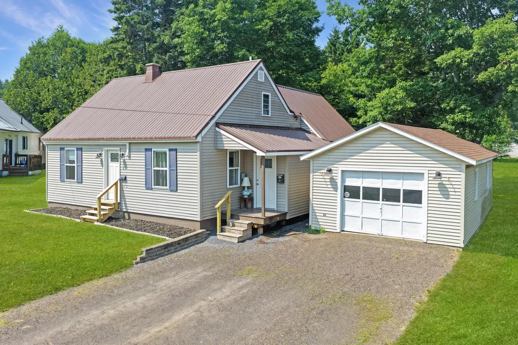 6 Vesta Drive Caribou ME 04736