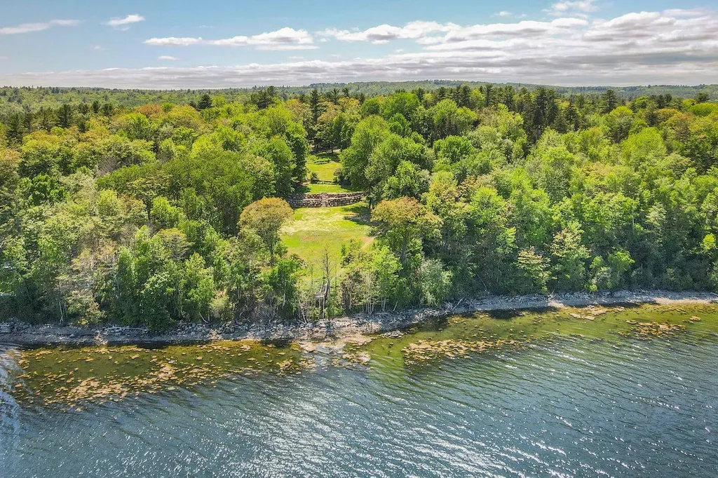 1406 Atlantic Highway Northport ME 04849