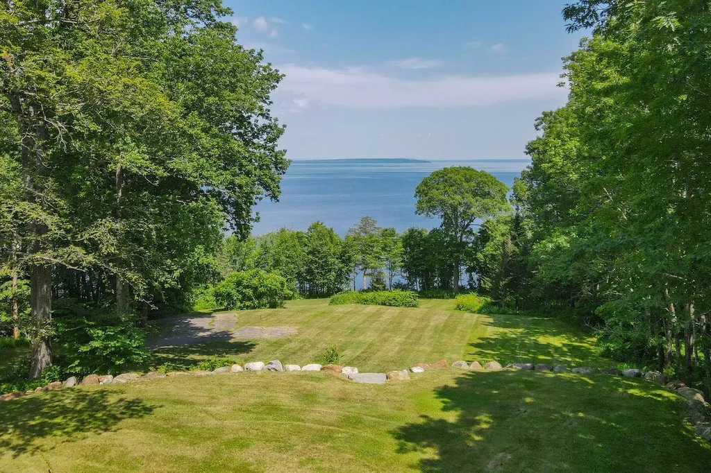 1406 Atlantic Highway Northport ME 04849