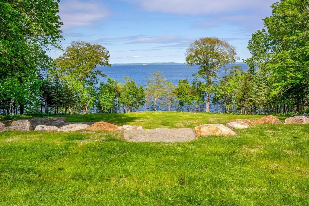 1406 Atlantic Highway Northport ME 04849