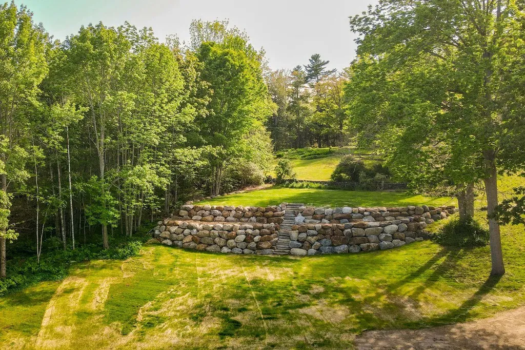 1406 Atlantic Highway Northport ME 04849