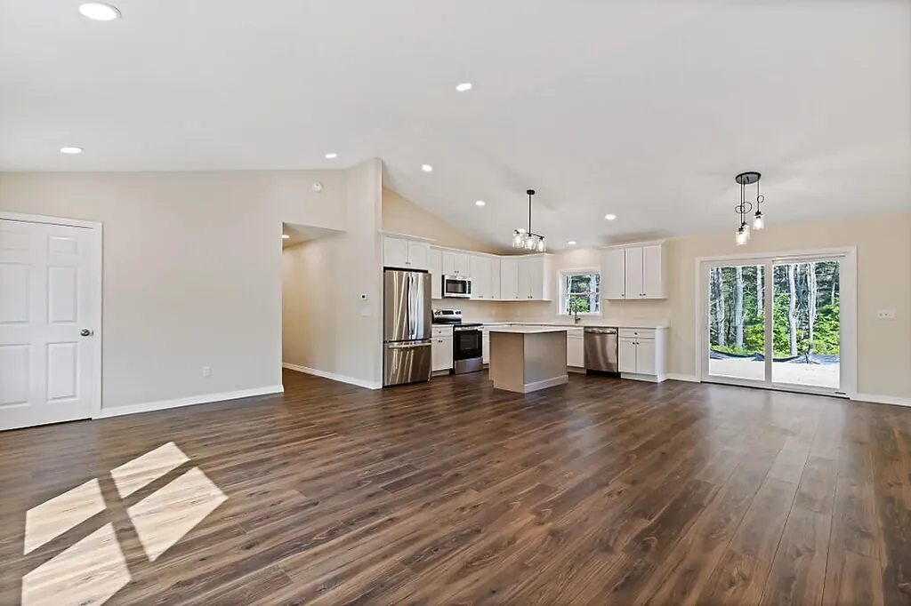 12 Mariner Way Augusta ME 04330