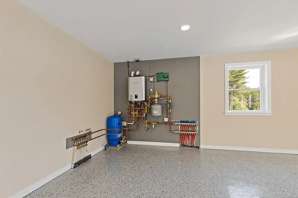 12 Mariner Way Augusta ME 04330