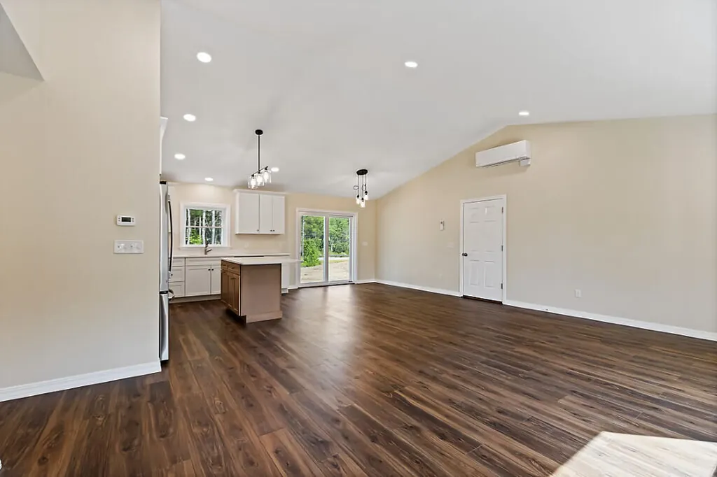 12 Mariner Way Augusta ME 04330