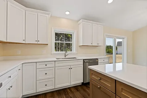 12 Mariner Way Augusta ME 04330