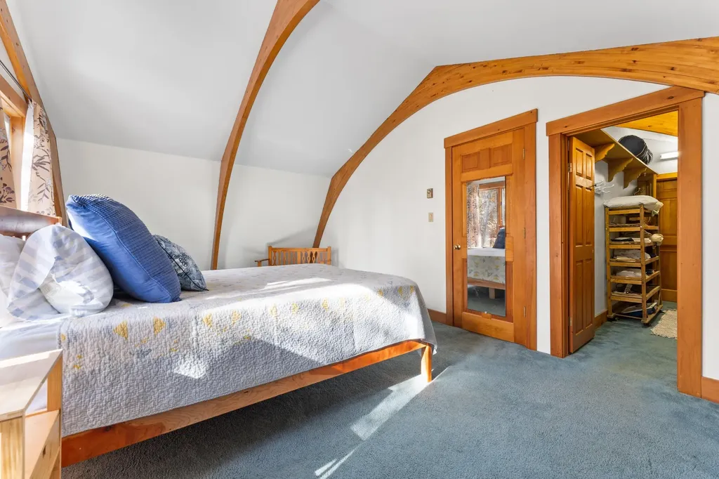 6 Abenaki Road Boothbay Harbor ME 04538