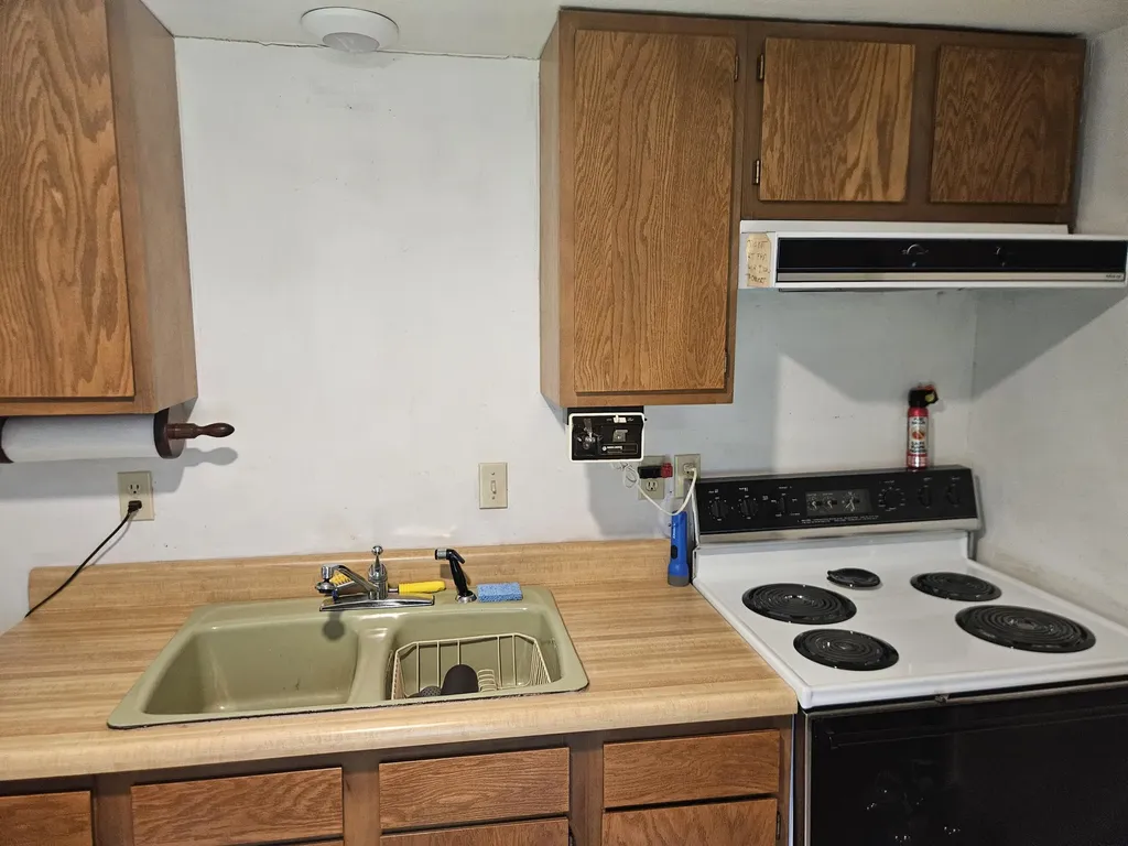 10 Moosehorn Road Abbot ME 04406