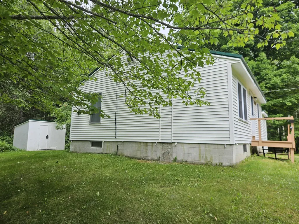 10 Moosehorn Road Abbot ME 04406