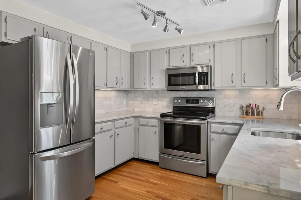 46 Colonial Village Falmouth ME 04105