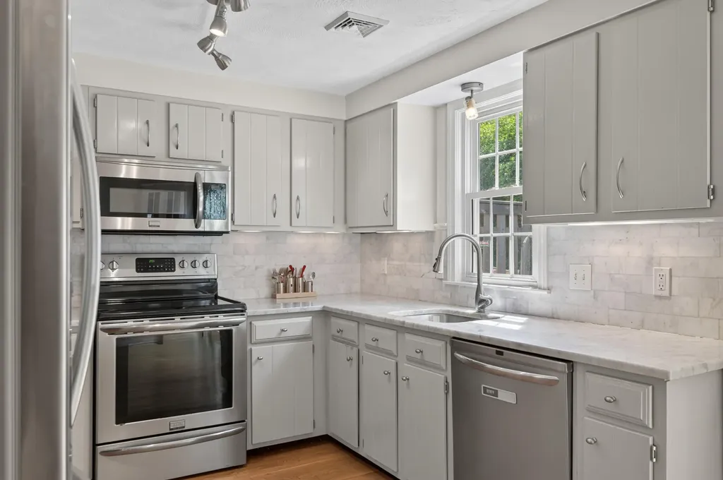 46 Colonial Village Falmouth ME 04105