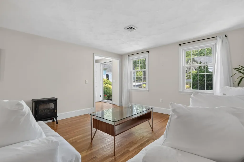 46 Colonial Village Falmouth ME 04105