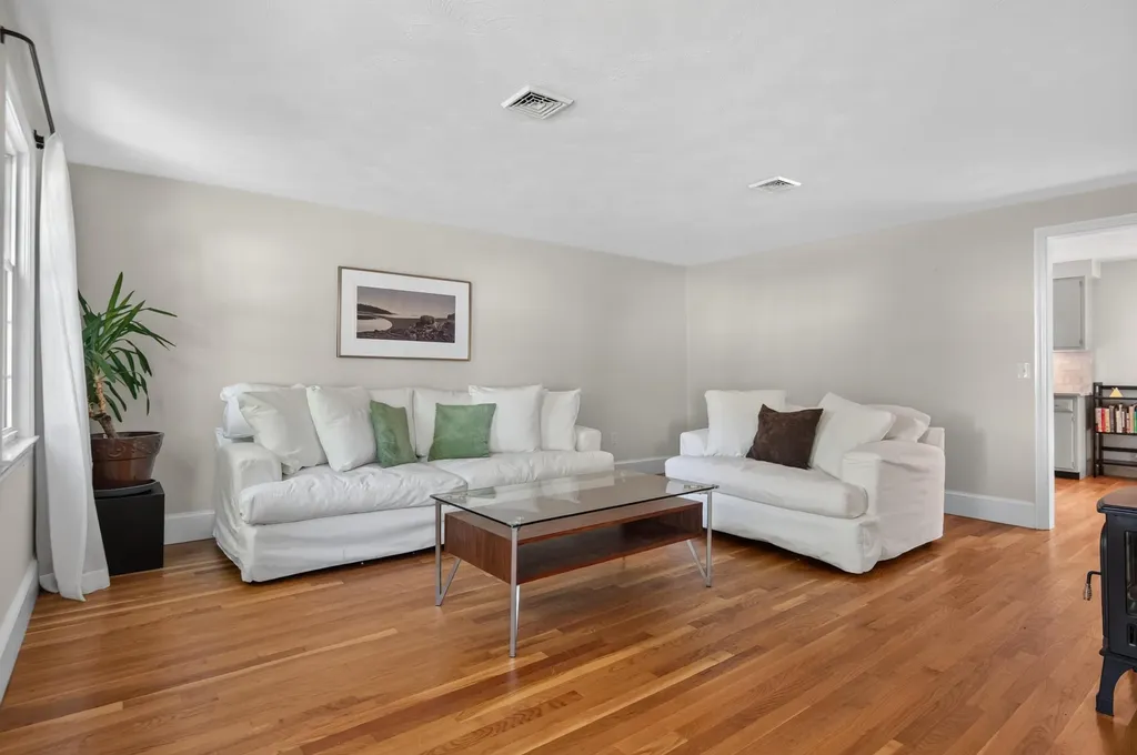 46 Colonial Village Falmouth ME 04105