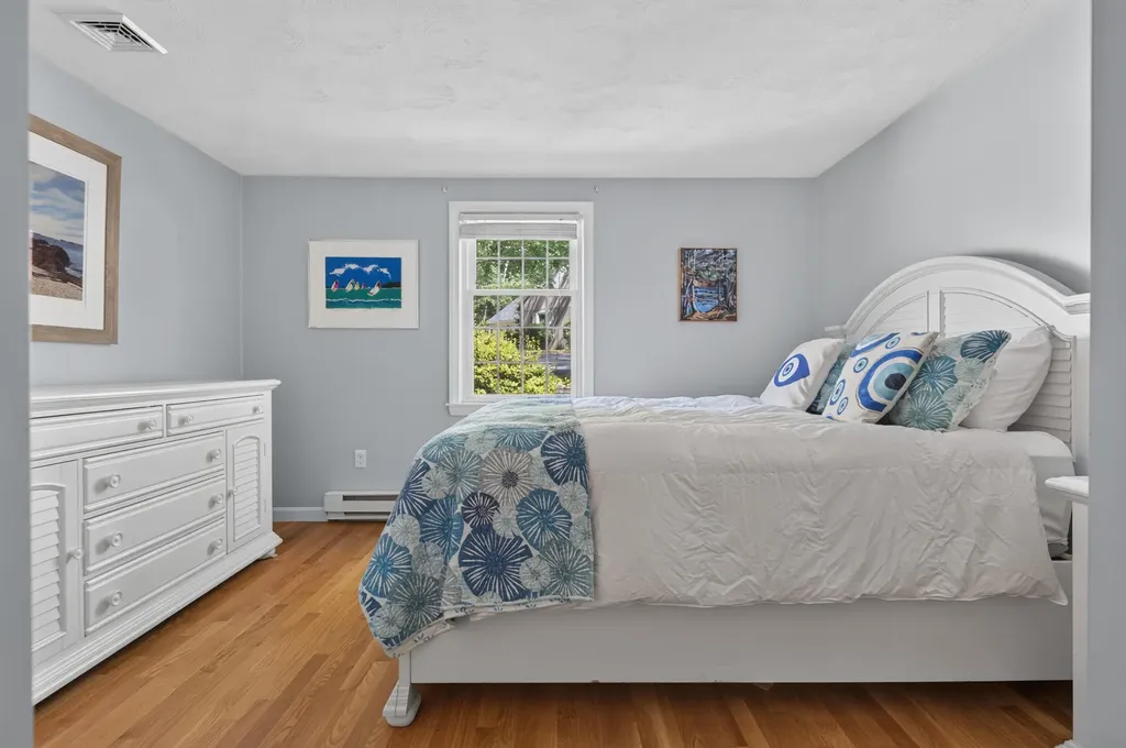 46 Colonial Village Falmouth ME 04105