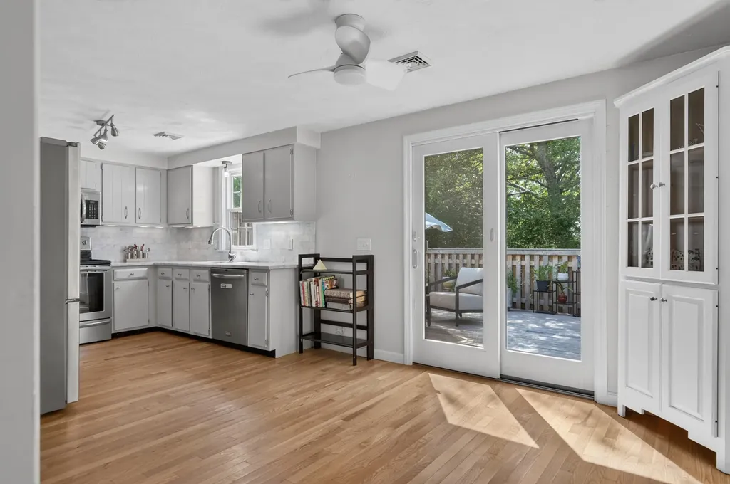 46 Colonial Village Falmouth ME 04105