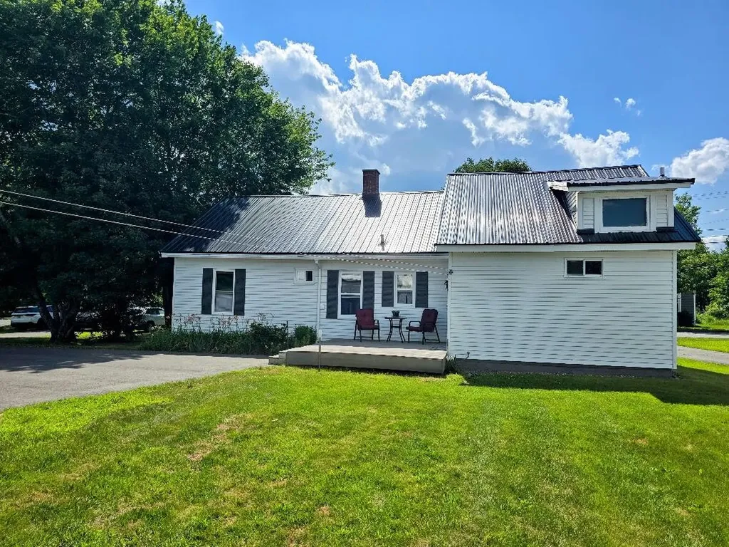 35 Harrison Avenue Dover-foxcroft ME 04426