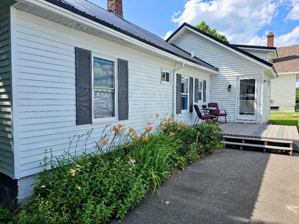 35 Harrison Avenue Dover-foxcroft ME 04426