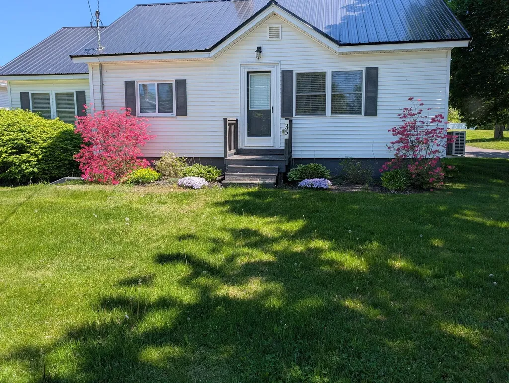 35 Harrison Avenue Dover-foxcroft ME 04426