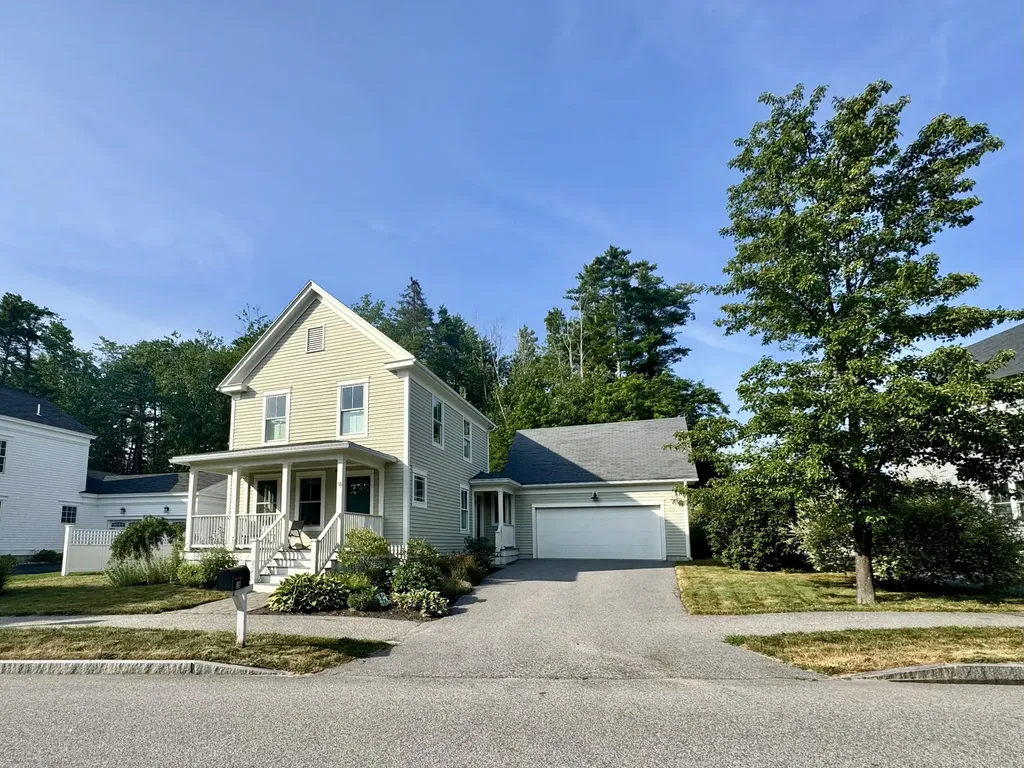 18 Ballantyne Drive Scarborough ME 04074