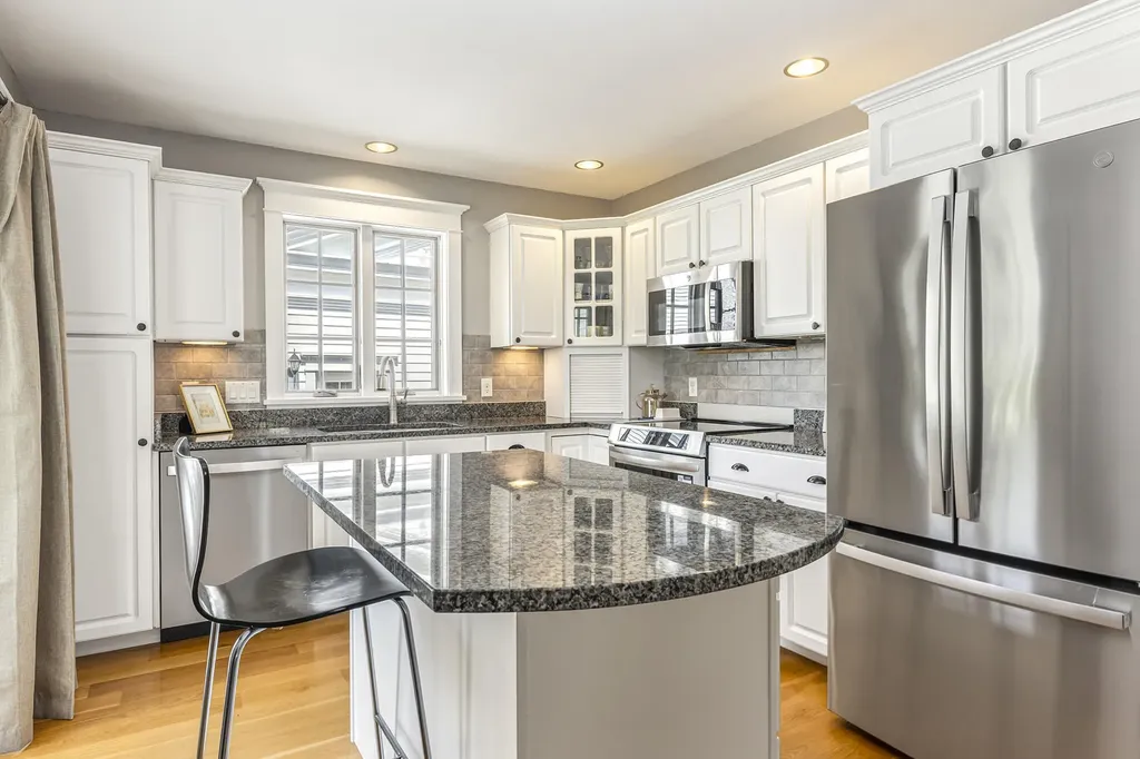 18 Ballantyne Drive Scarborough ME 04074