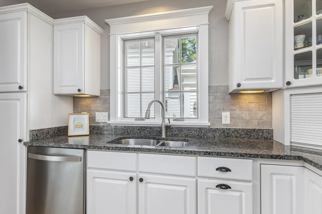 18 Ballantyne Drive Scarborough ME 04074