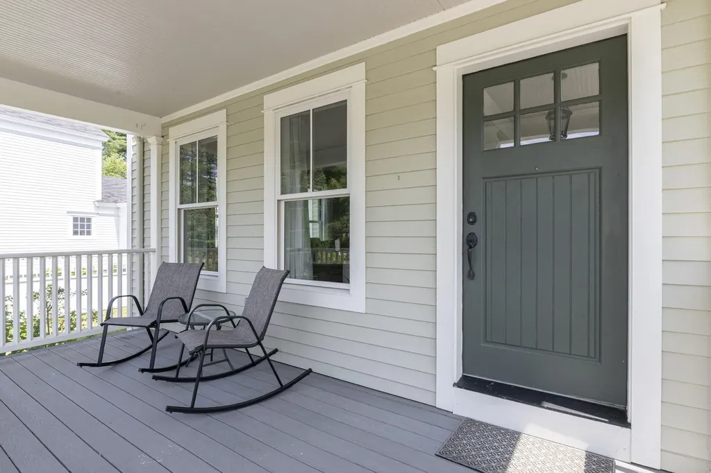 18 Ballantyne Drive Scarborough ME 04074