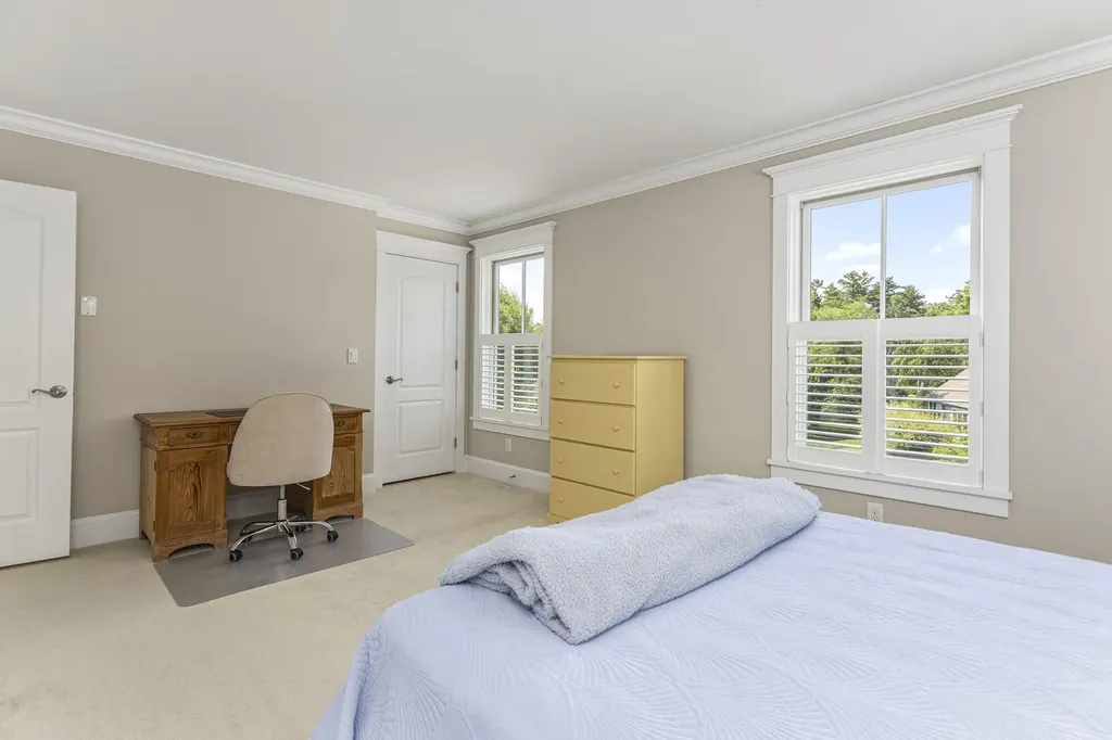 18 Ballantyne Drive Scarborough ME 04074