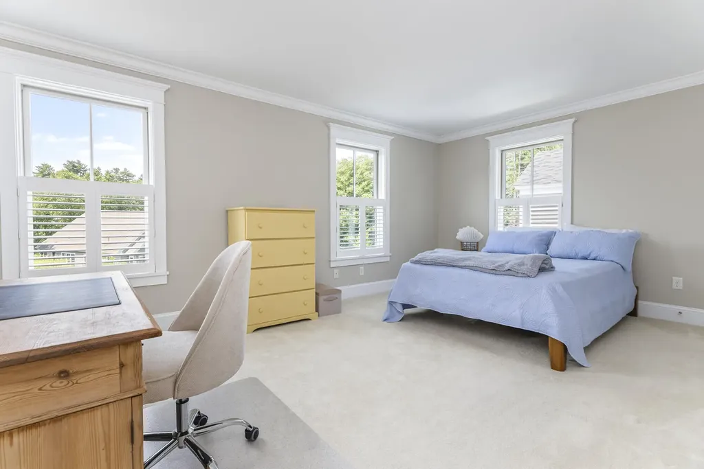 18 Ballantyne Drive Scarborough ME 04074