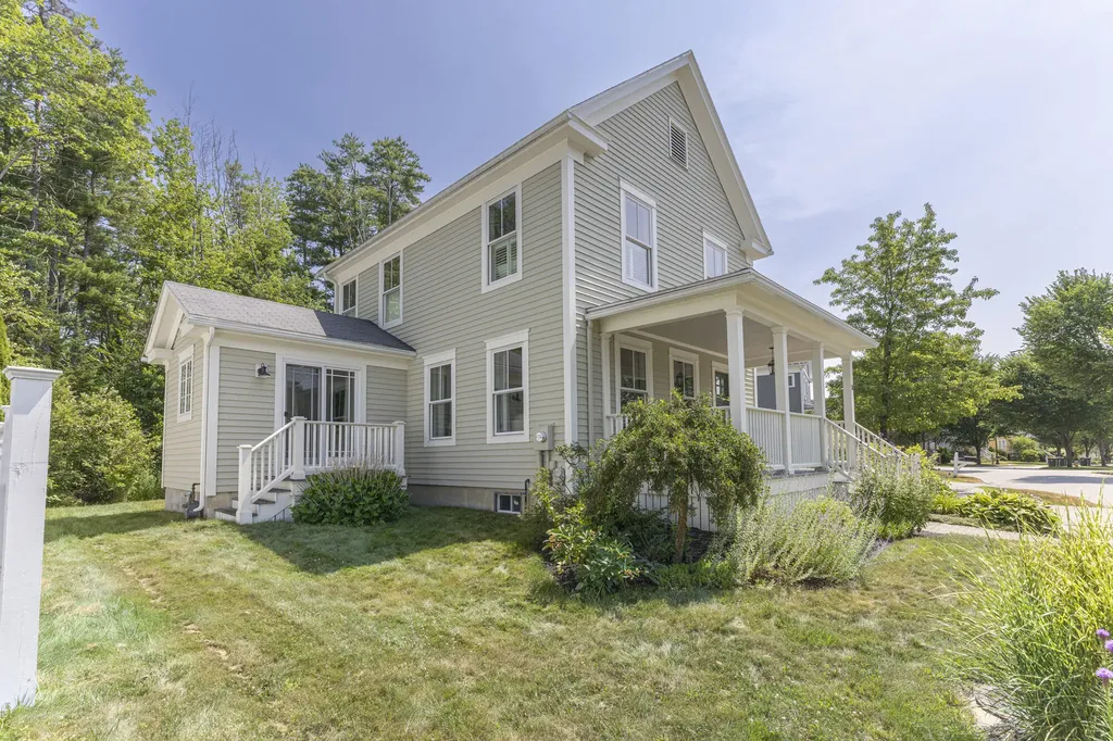 18 Ballantyne Drive Scarborough ME 04074