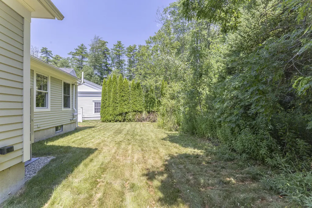 18 Ballantyne Drive Scarborough ME 04074