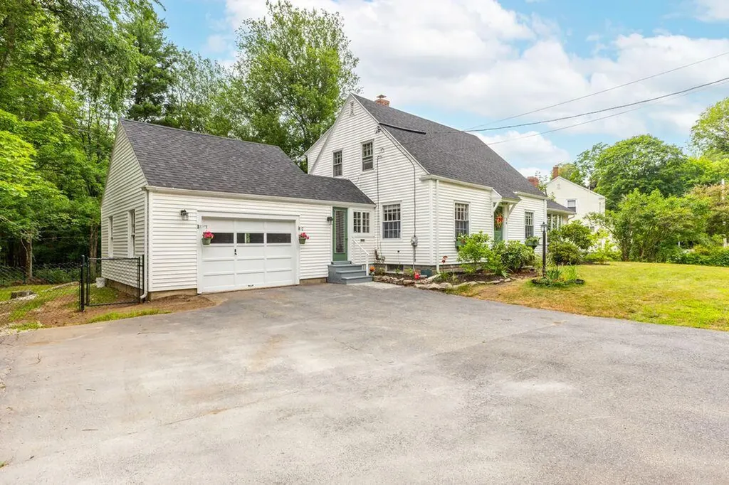 36 Narragansett Street Gorham ME 04038