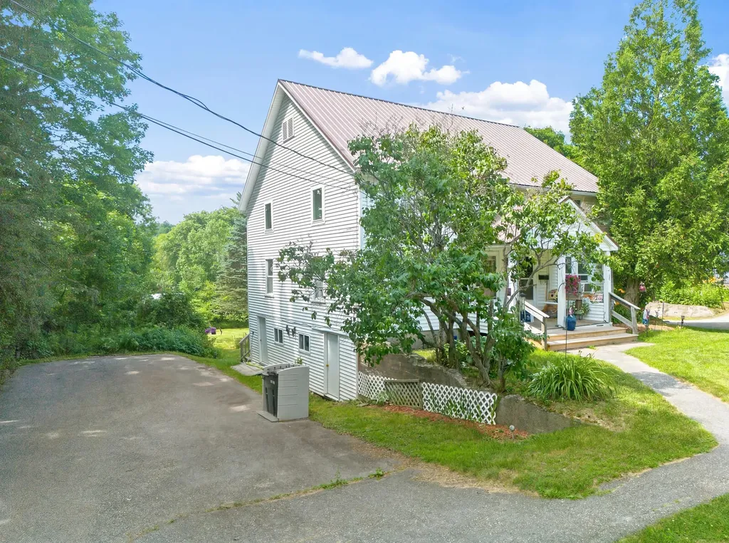 516 Riverside Drive Augusta ME 04330