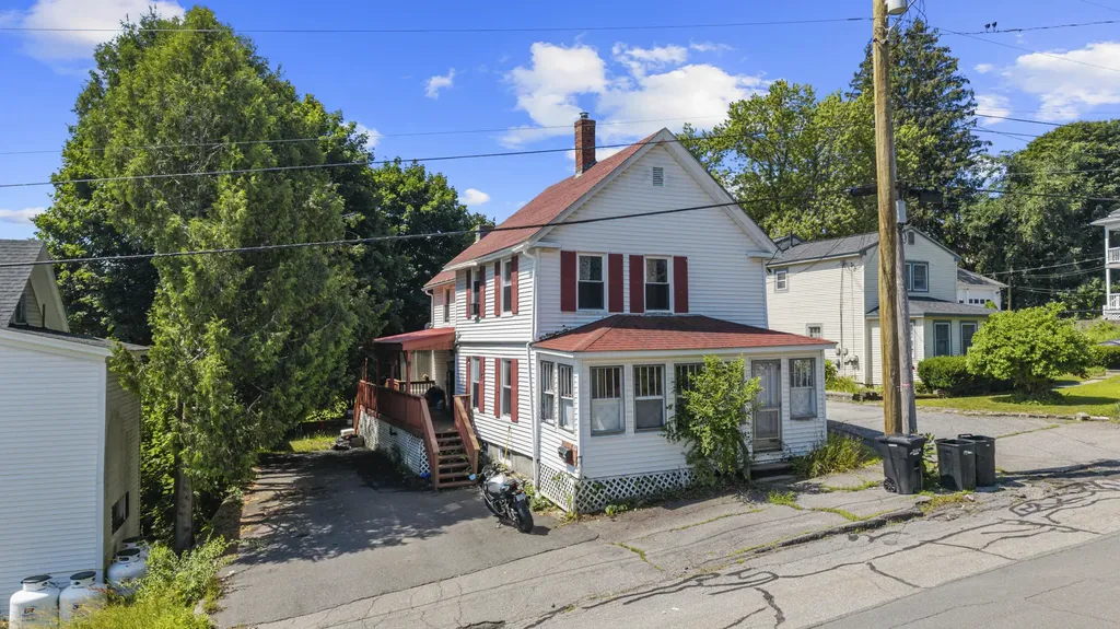 4 Monroe Street Augusta ME 04330