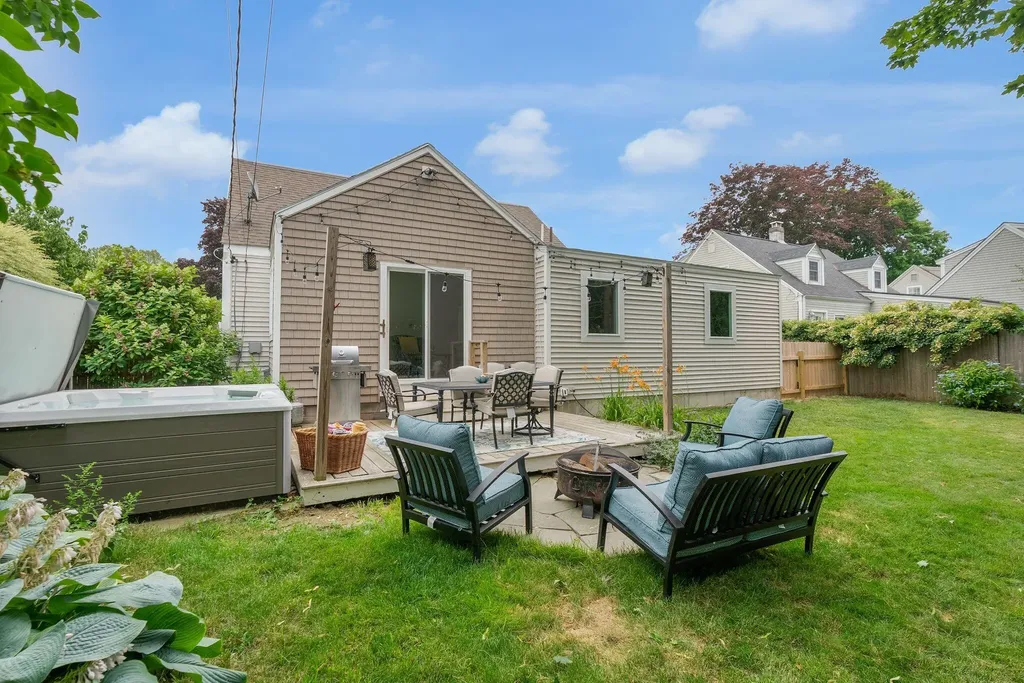 20 Just-a-mere Road Falmouth ME 04105