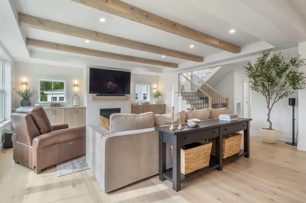 19 Paulsen Drive Scarborough ME 04074