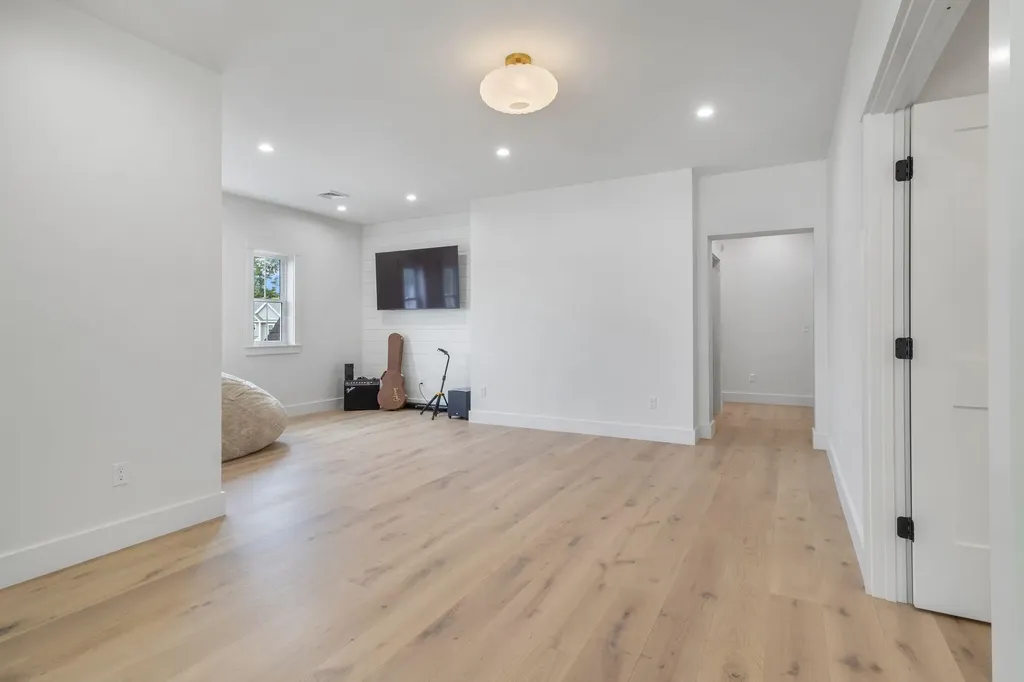 19 Paulsen Drive Scarborough ME 04074