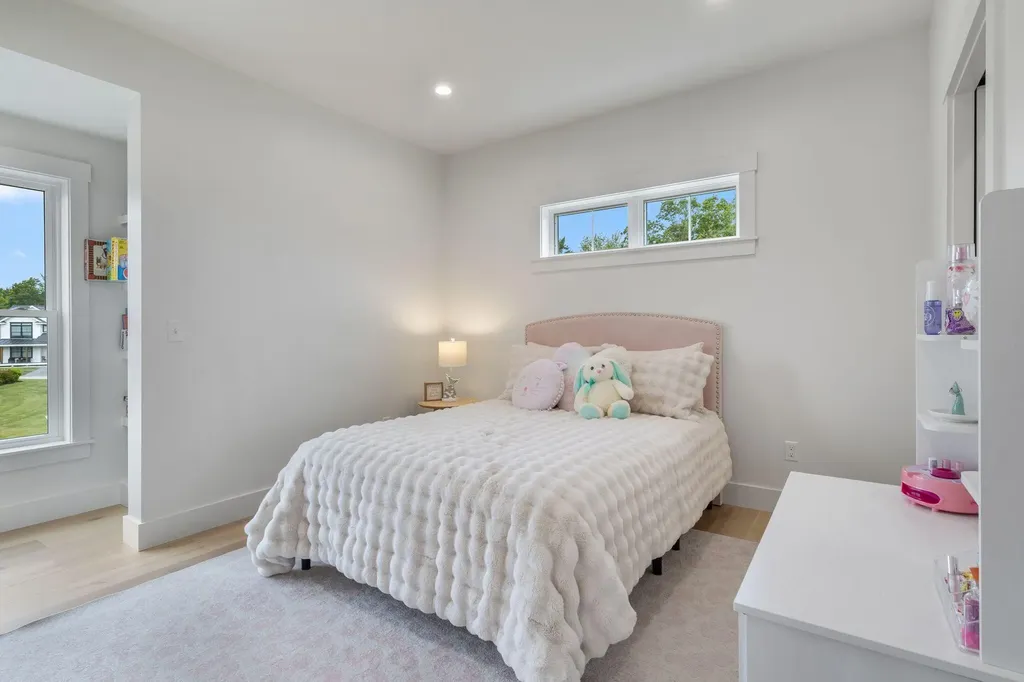 19 Paulsen Drive Scarborough ME 04074