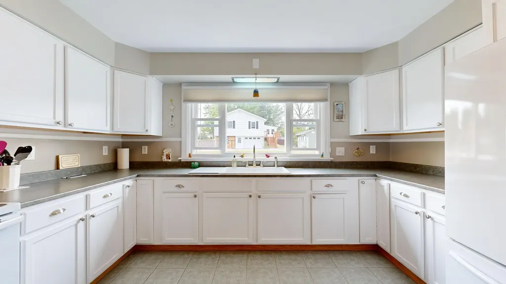 380 East Avenue Lewiston ME 04240