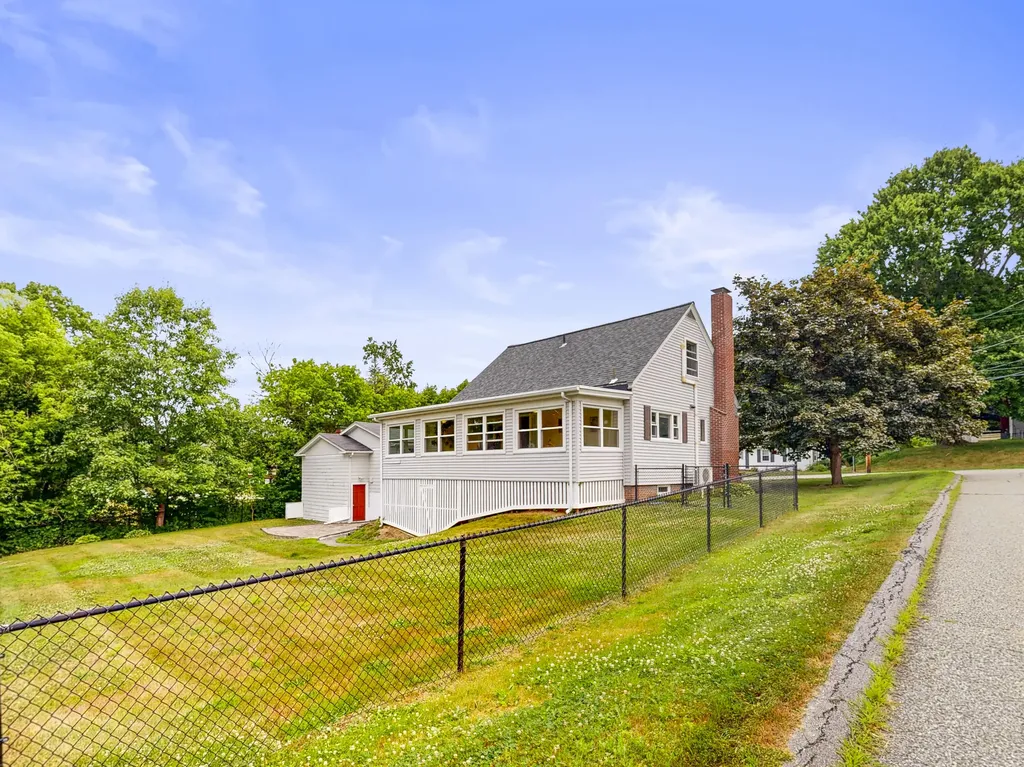 380 East Avenue Lewiston ME 04240