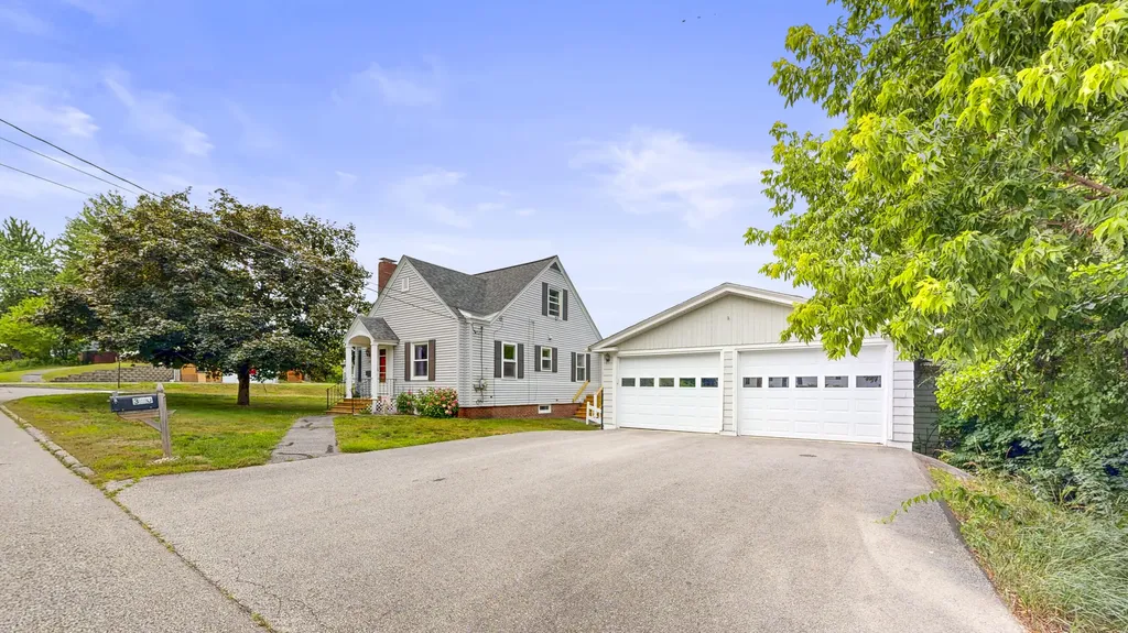 380 East Avenue Lewiston ME 04240