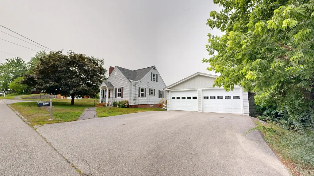380 East Avenue Lewiston ME 04240