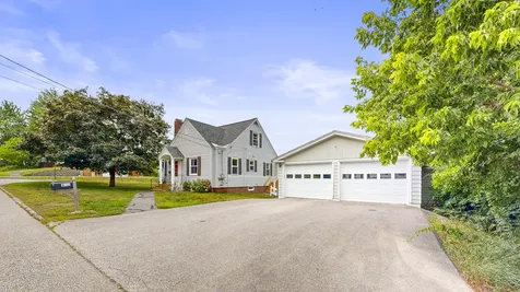 380 East Avenue Lewiston ME 04240