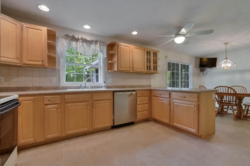 5 Lakeside Terrace Shapleigh ME 04076