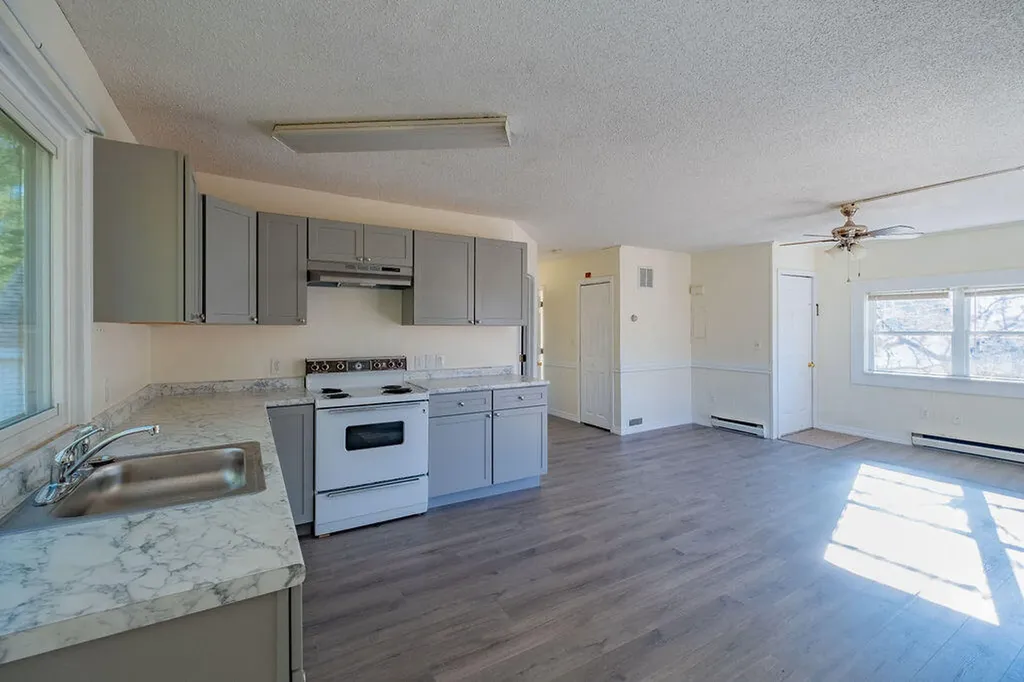 415 Bath Road Brunswick ME 04011