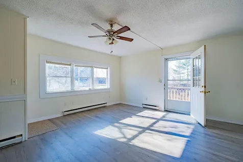 415 Bath Road Brunswick ME 04011