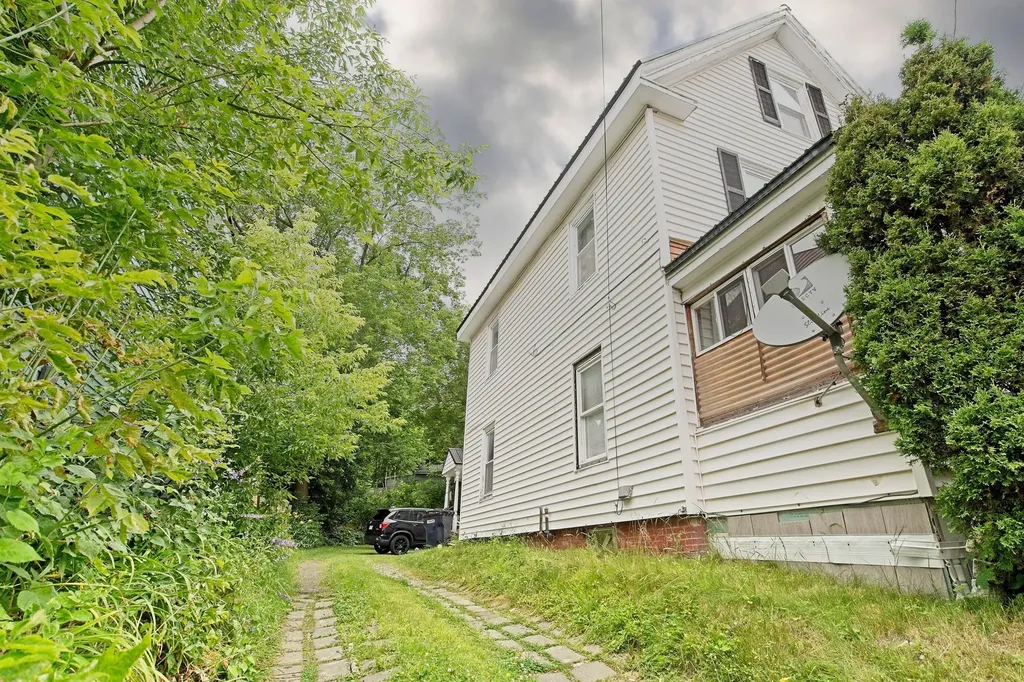 374 Hancock Street Bangor ME 04401