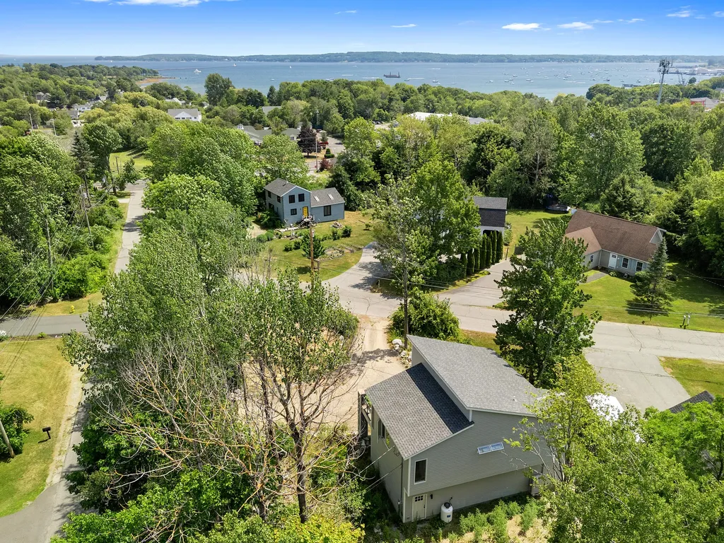 4 Acadia Drive Rockland ME 04841