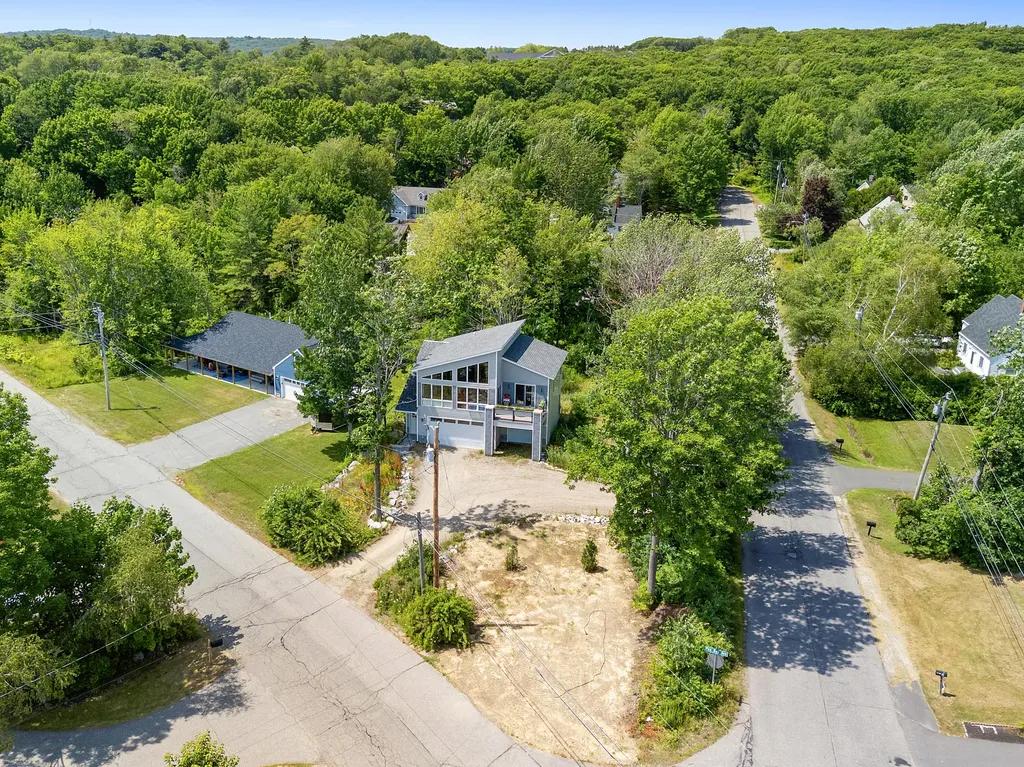 4 Acadia Drive Rockland ME 04841