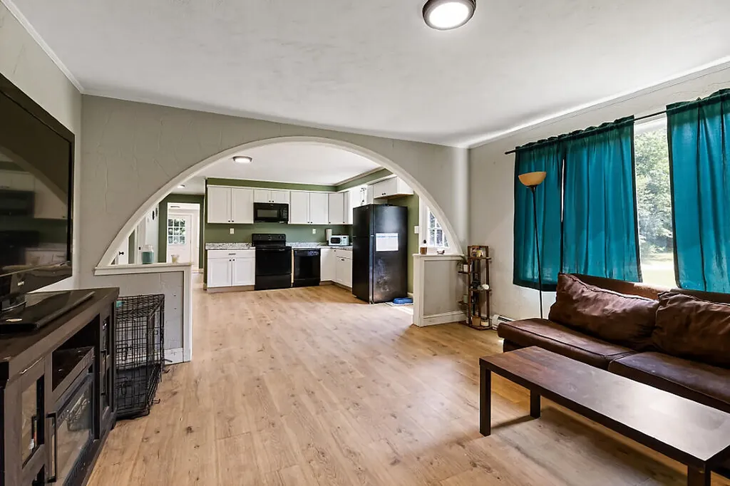 211 Dinsmore Road Sidney ME 04330