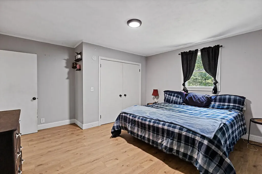 211 Dinsmore Road Sidney ME 04330